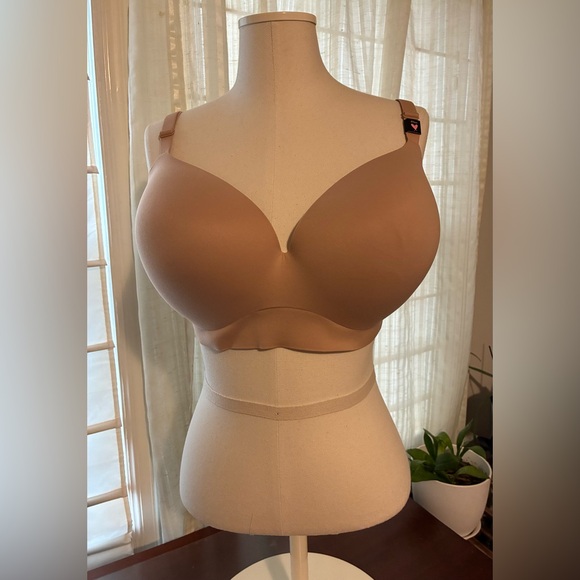 Victoria's Secret Other - NWT Victoria’s Secret Incredible Bra Padded No Wire 40DD
